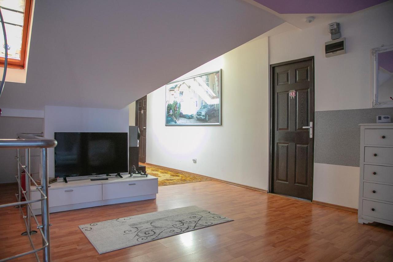 Xxl-House Lägenhet Târgu-Mureş Exteriör bild